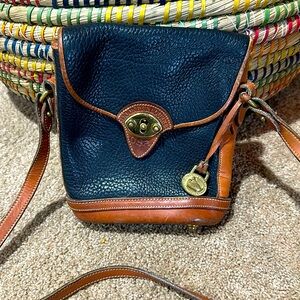 Vintage 80s Dooney & Bourke small crossbody